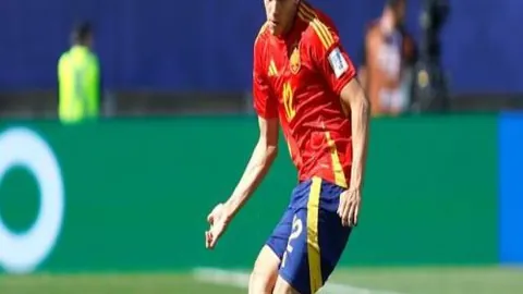 凯斯勒高效表现，得分助攻盖帽全面开花，内线统治力强，前场篮板抢眼。